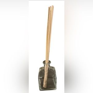 Room fragrance diffuser bottle